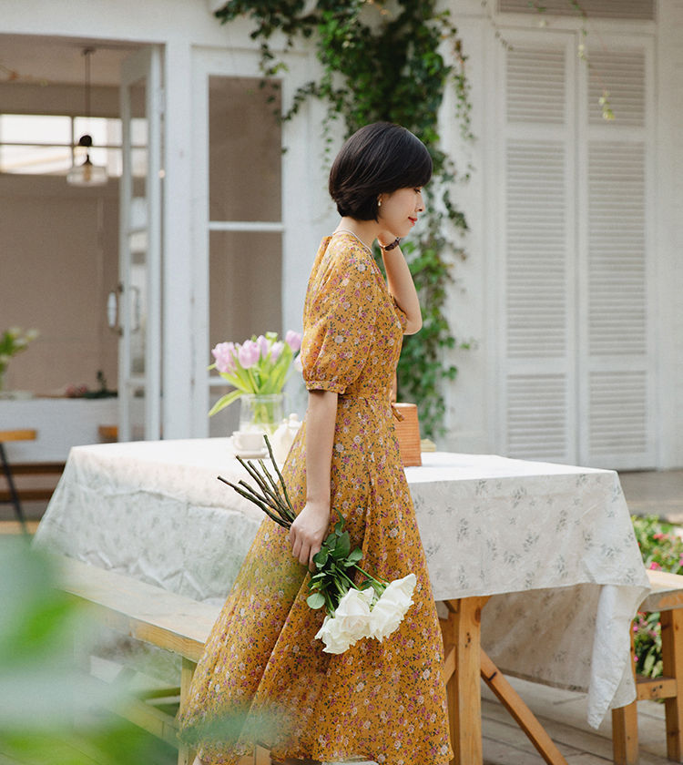  「夏季」2020夏季就穿“碎花”连衣裙,显肤白还显腿长,女人味十足!
