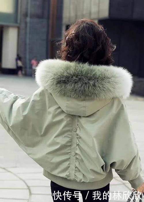 显瘦■普通羽绒服早就“凉凉”了,最近这款“螺旋服”,起码能显瘦十斤