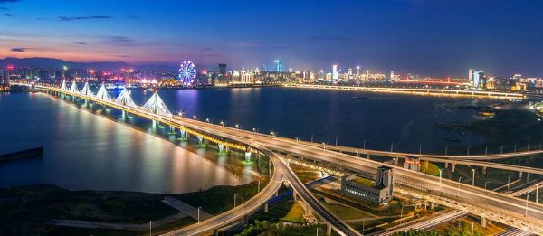  gdp■安徽合肥和江西南昌在GDP总量，人均收入与城建方面谁更强