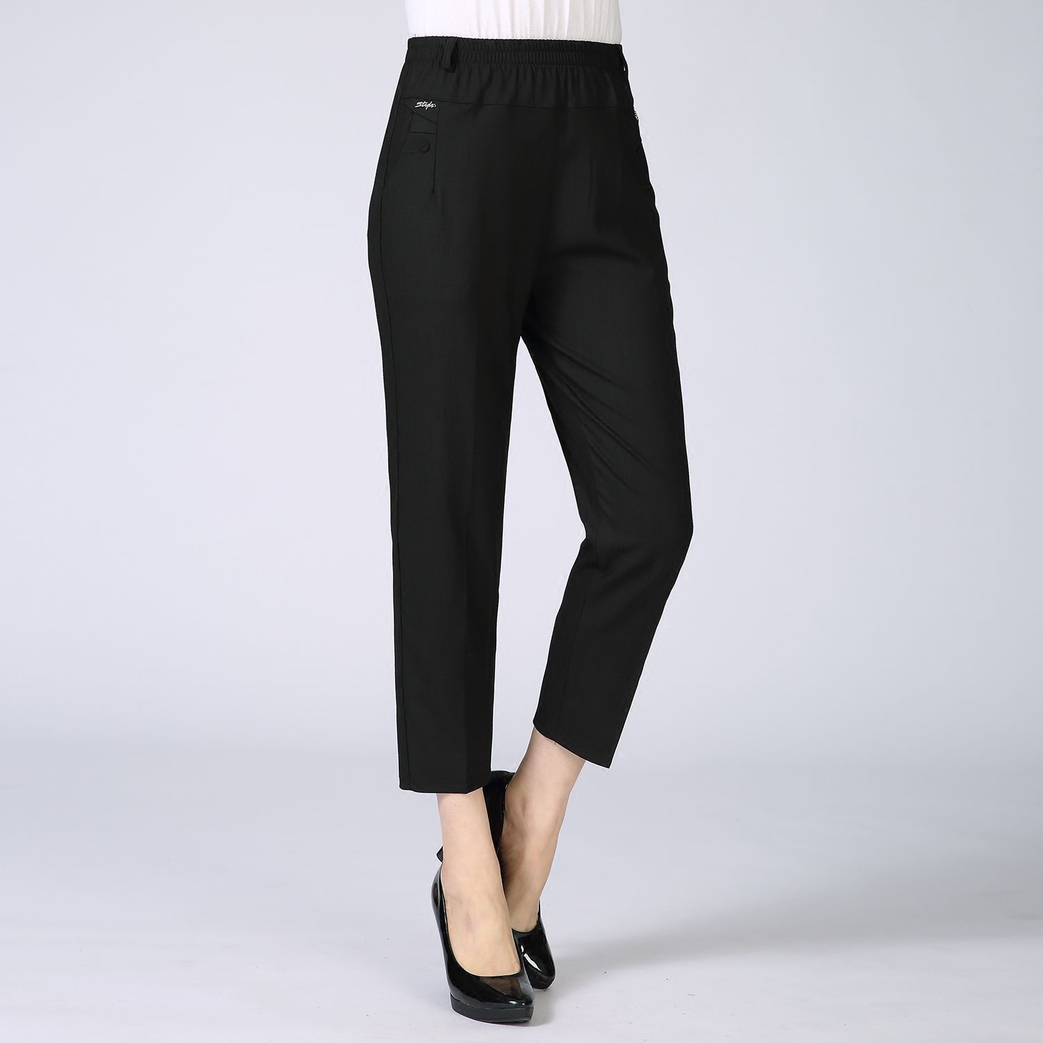 终于等到“妈妈裤”上新了，时髦优雅显身材，一口气给妈妈买3条