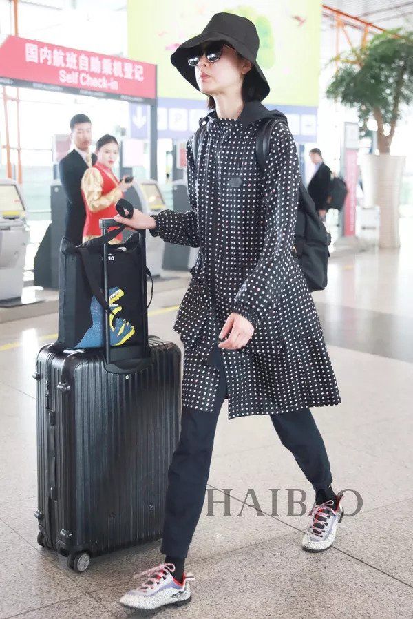 国模| 刘雯走起日系清新风，杜鹃依然气质范儿十足!