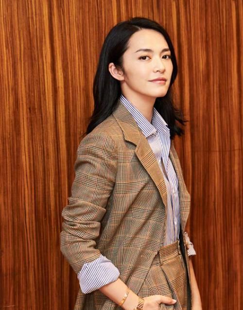  「红色」女人上了年纪，要少穿这4种“老龄色”，妈妈们喜欢买其实很显土
