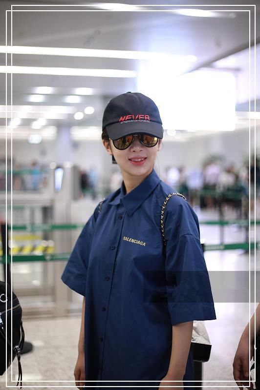 看了张雪迎的机场照，再看看杨紫，网友直呼:这状态差距也太大了