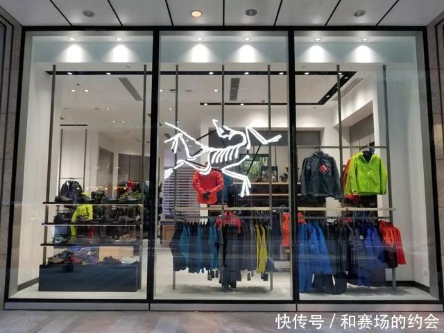  『中年』被安踏收购的“中年品牌”始祖鸟，为何会受到Virgil的青睐