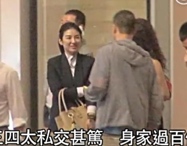 继私照后,黄毅清再曝黄奕公关视频暗指对方出轨,网友:做的够狠