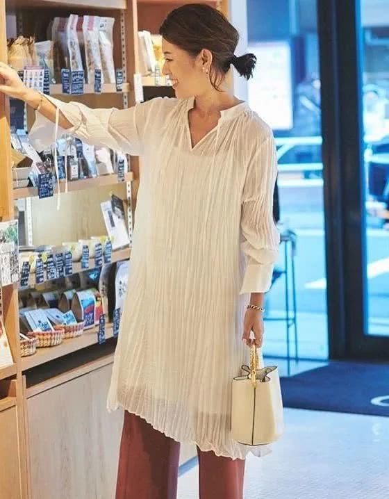  『伊藤真知』他们的基础款也不一般 每一件都能穿很多年