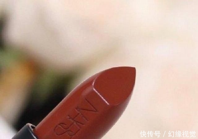 「浓郁」这5款浓郁的巧克力色口红,颜色显白又有气质,让人超心动!