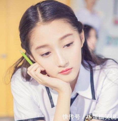 [ 而关晓]只不过是为了拍戏，需要例行检查而已，辟谣：关晓彤并未发热就医