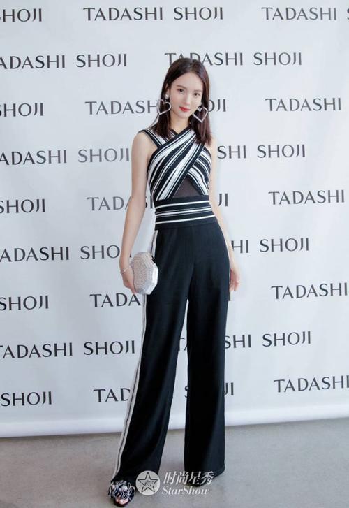 景甜、孟美岐、何穗看秀都能气场全开