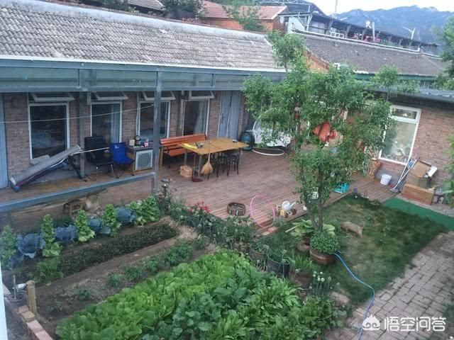 为什么农村里有院子的房子叫平房，城里有院子的叫别墅呢？