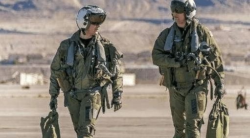 俄罗斯飞行员也要配备这么强悍武器,即使落地