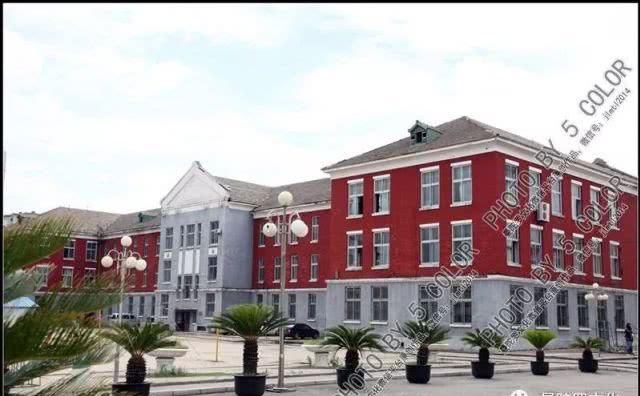  #经济#还记得中兴街上的吉林铁路经济学校吗？还有那栋1953年的教学楼