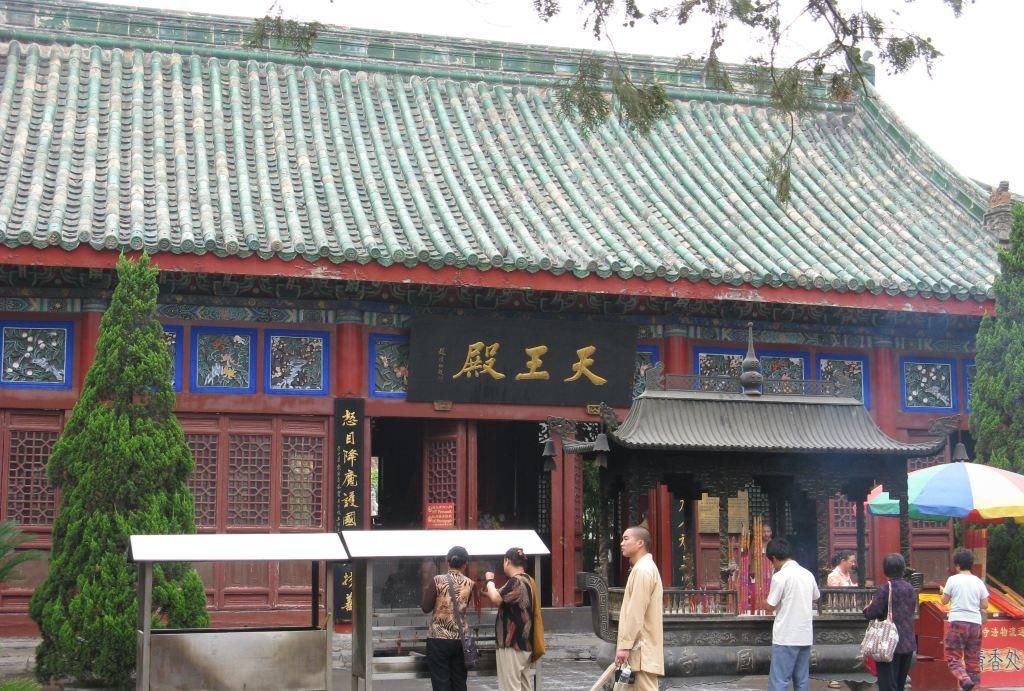 河南不该被忽略的寺庙，名字由古代皇帝所赐，却不如少林寺有名