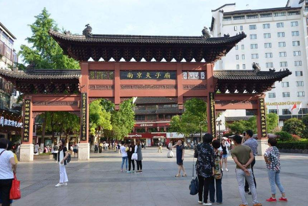 南京人气最高的景区，每天游人如织，网友：看景还是看人？