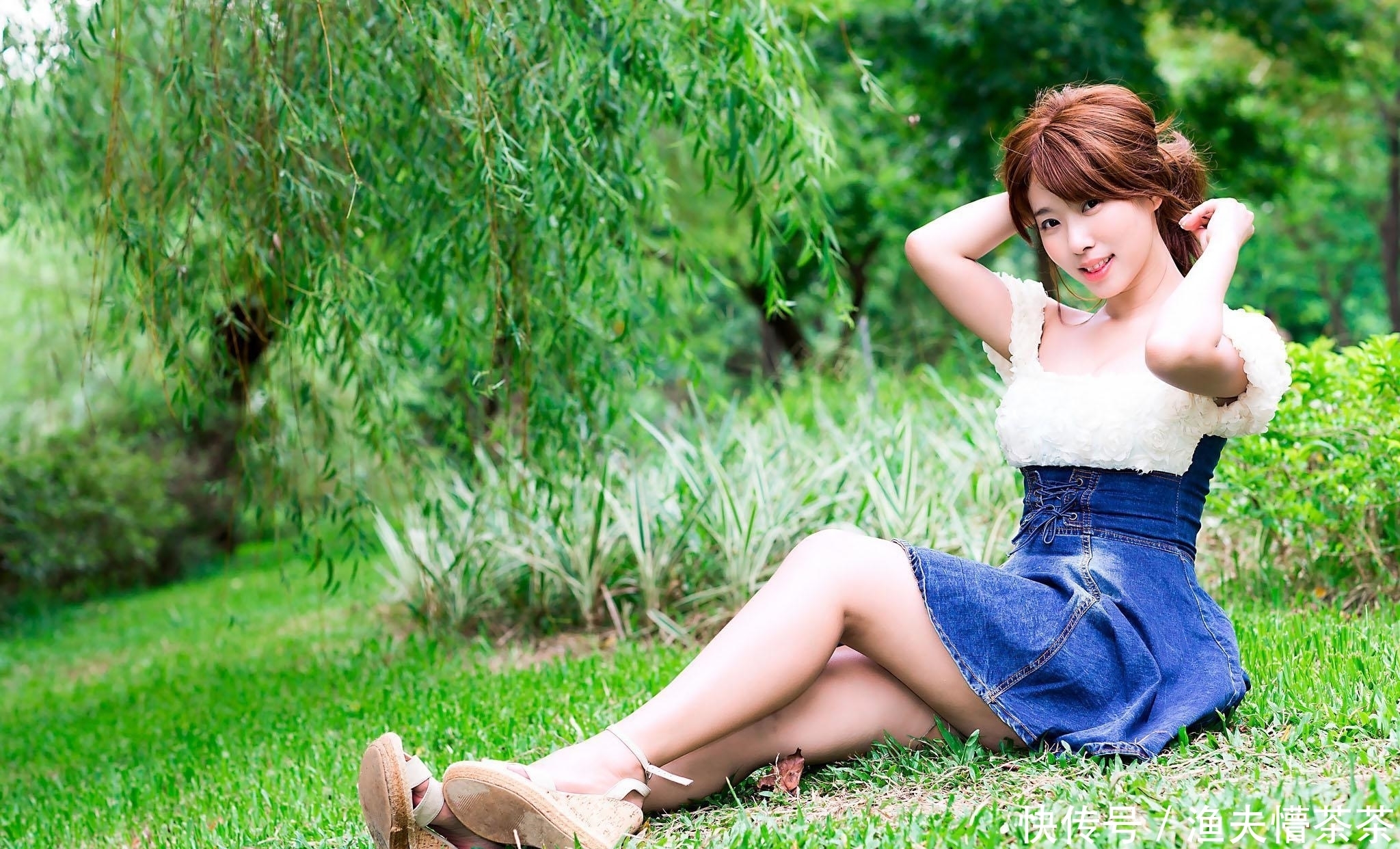  #写真#时尚穿搭推荐：时尚美女唯美写真，青春、靓丽，简直美爆了