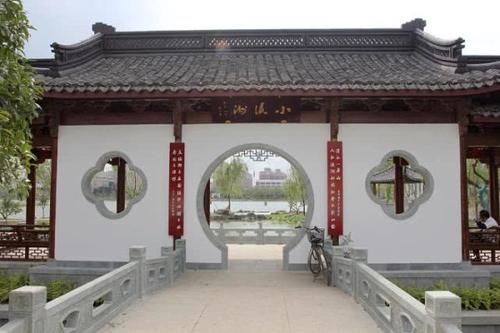 广西建人造古城，花费7.4亿人民币，自收费后本地人都不去了！