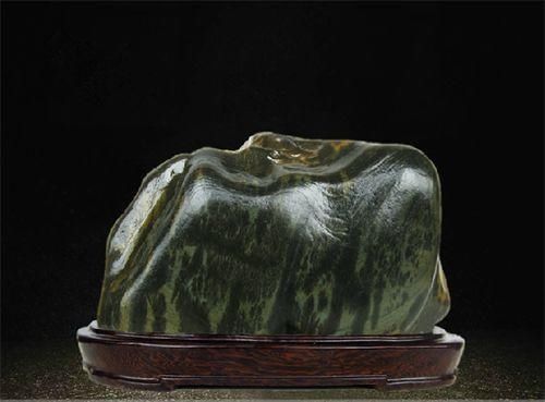 小县城发现的石头，捡来就能卖钱，成为当地人的聚宝盆