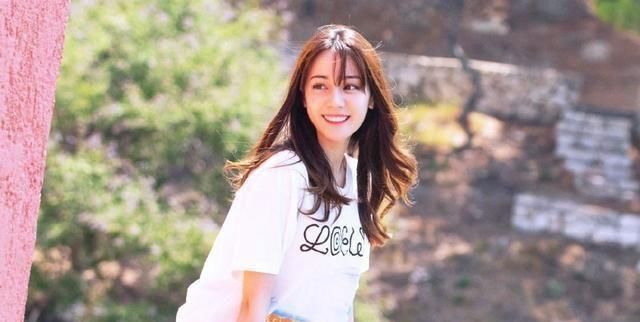  『让自己』女生肤色“暗沉”,羡慕别人天生丽质?做到这3点你也能白到发光