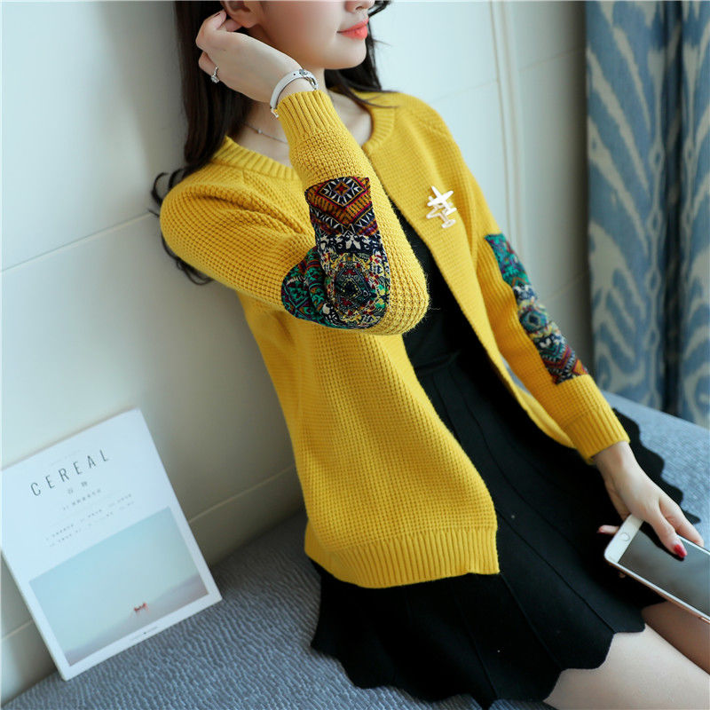 别再穿风衣外套了，今秋流行的是这几款披肩外套，美的我都不想脱