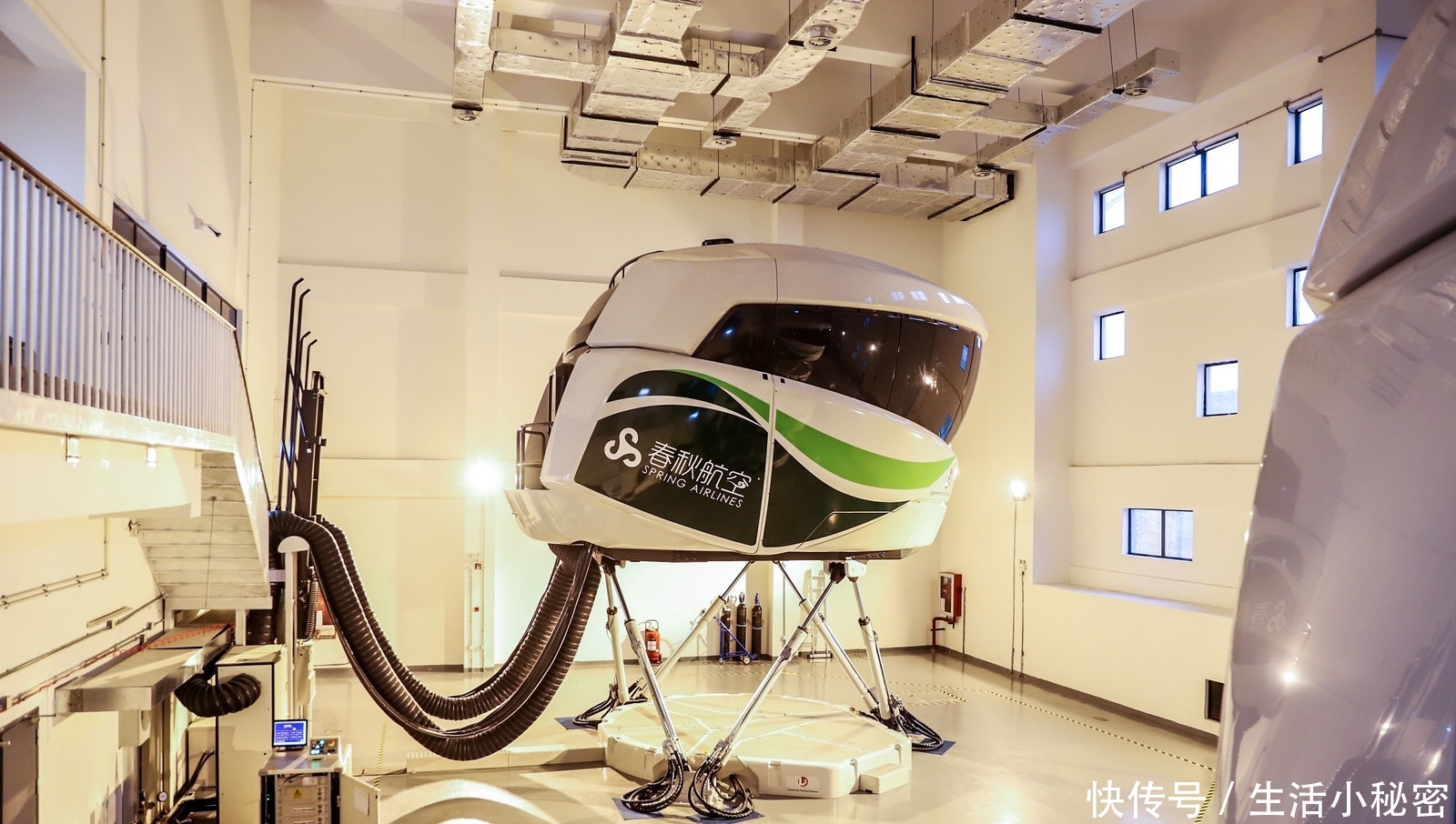  驾驶舱@周末我去上海开飞机了！3600元一小时，真实感受驾驶舱的