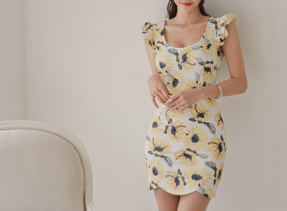 鲜眉亮眼，晓春向日葵花蒲游园无袖衣裙