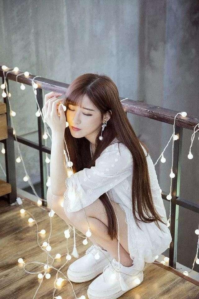 柔美的气息清新纯洁的着色，风格非常休闲，散发出温婉的女人味