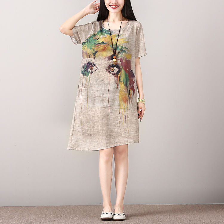 俗话说，人靠衣装马靠鞍!老婆穿上这裙子，如贵妇般迷人