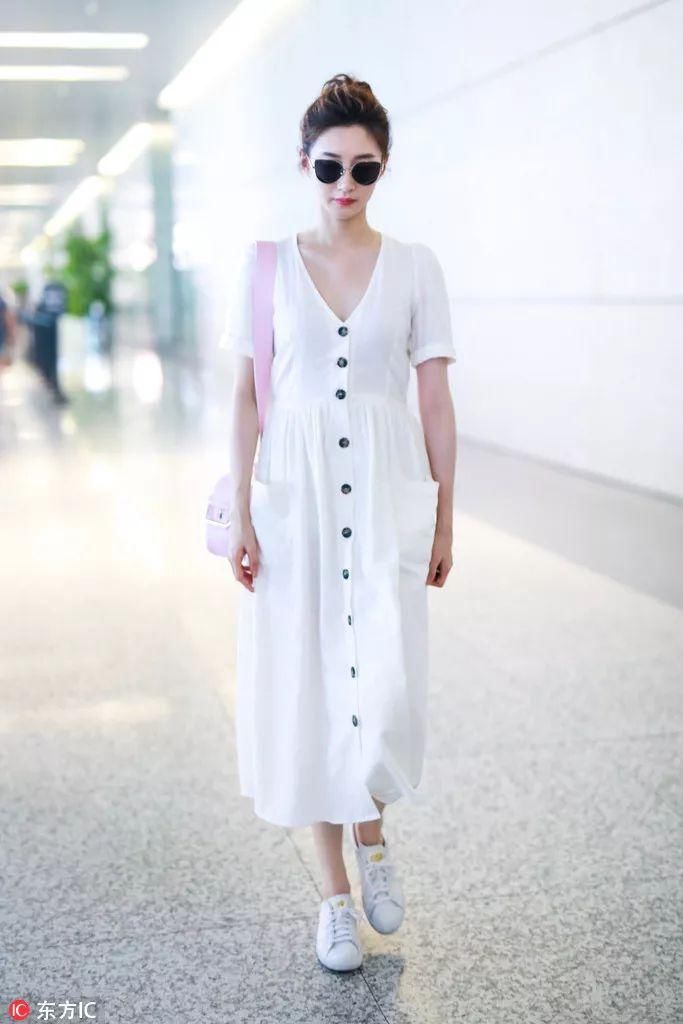 千万别学刘雯穿排扣连衣裙!