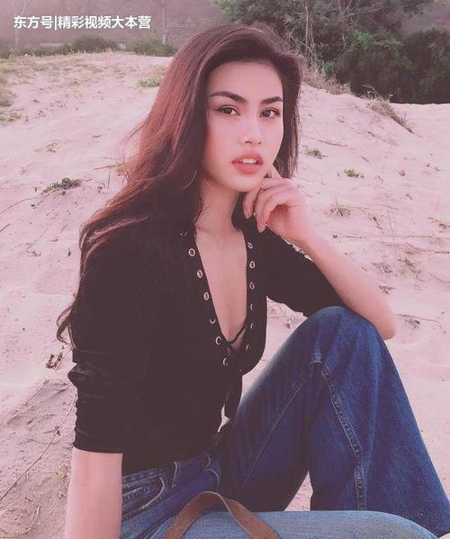 街拍过程中发现的一名野性美女，来自湖北的职业模特