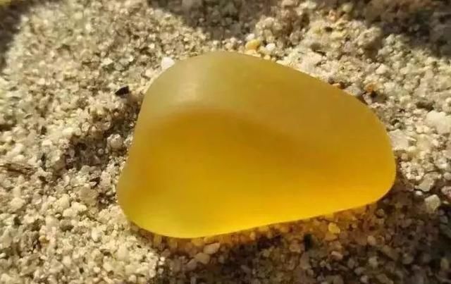 新疆人捡石头的最美季节又到了，教你在16个不同的地方捡石头！有