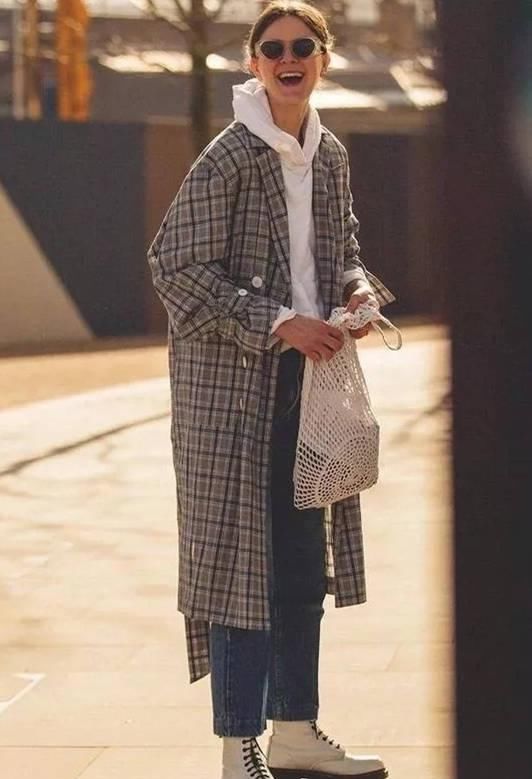  「大衣」还不懂大衣如何选内搭？配卫衣刚刚好，提升你的吸睛指数