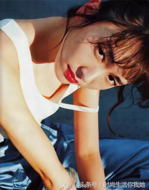 今夏最“清凉”的时髦搭配“吊带背心+阔腿”，让你回头率200%！