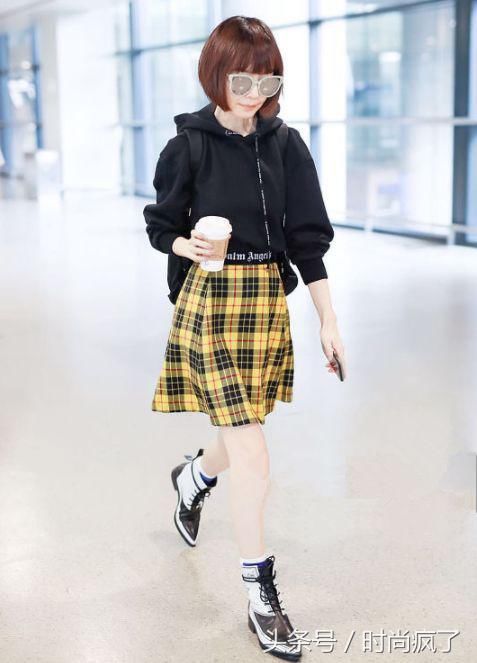 86斤的鲁豫终于长肉了！短裙+卫衣直接嫩成16，说她48了谁呢？