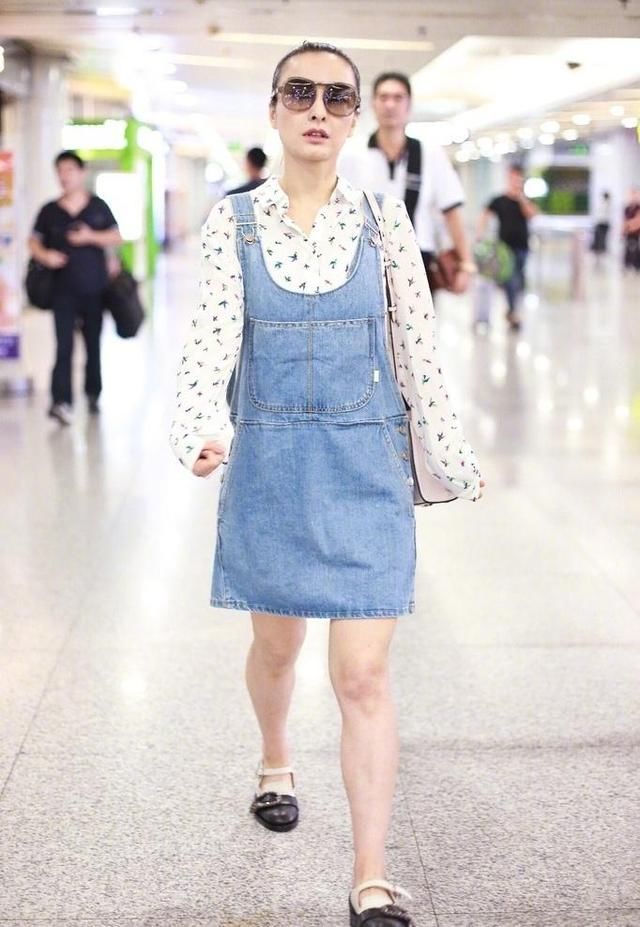 明星机场私服，没衣品比没颜值更可怕！景甜最美，吴昕像大妈