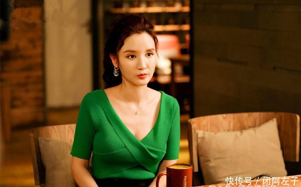 【尤物】被“张乘乘”美到了！张萌穿黑旗袍录综艺，身材婀娜美成人间尤物