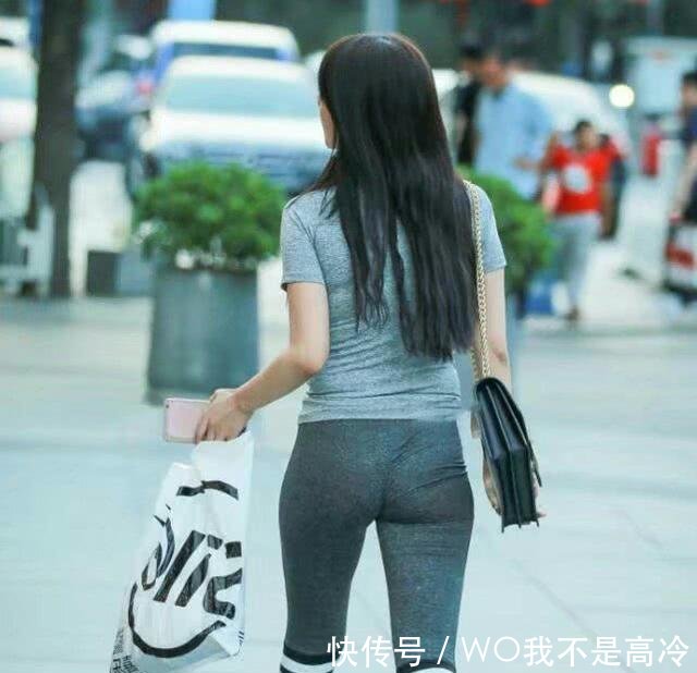 穿打底裤靓丽，让这个秋天跟唯美！