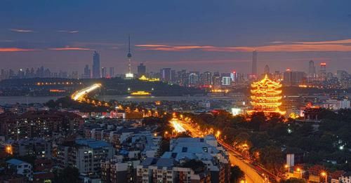  为武汉|中国“最特殊”的城市，被长江一分为三，谈恋爱都像是异地恋
