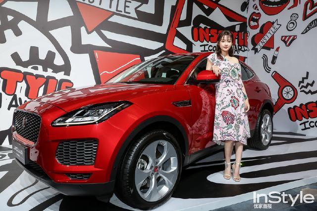 偶像盛典无修图曝光，纯妃最美，戚薇却被“麒麟腿”抢镜！