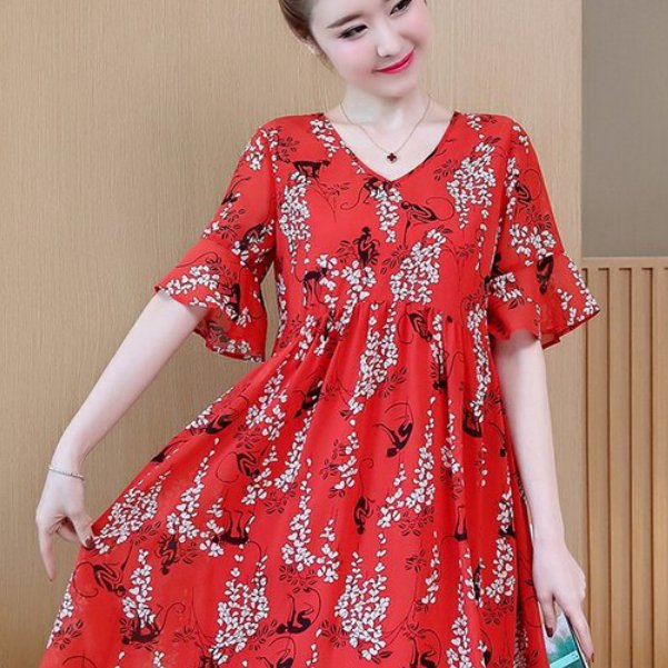 女人再穷也要有一款上档次的连衣裙，时髦长裙，穿上美足一夏季