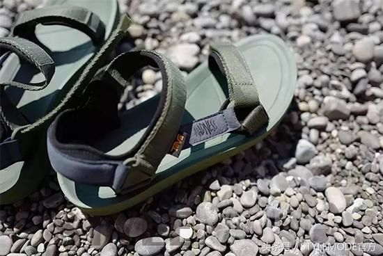 你的凉鞋够土吗？