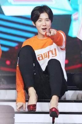 这些男星穿高跟鞋太撩人，最后一个笑坏我了！