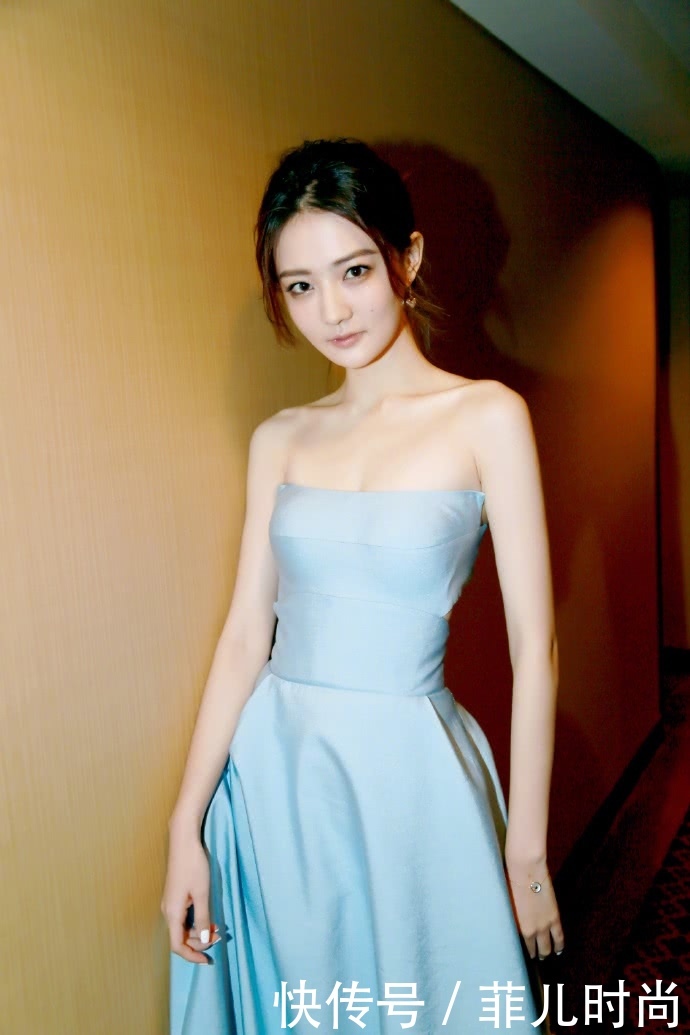 徐璐未P图后台照曝光,满腿疙瘩依旧显腿细,网友:身材太好了吧