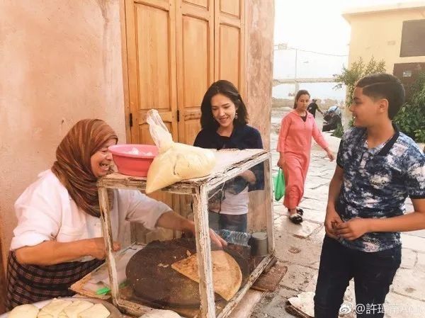 天呐| 许玮宁泳衣照被抢镜!换个唇色你就能美过湾湾最美麻豆?