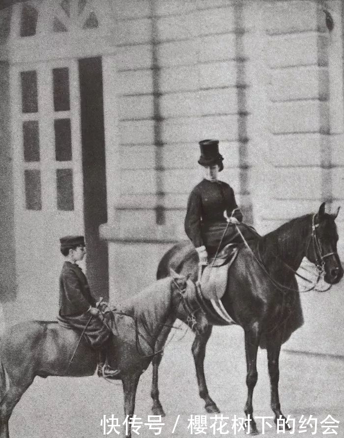 同样是出游,为何中国人热衷拉行李箱,欧美人却喜欢背大包?