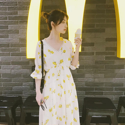 今年巨火的：淑女裙，比旗袍还洋气，8090后穿时髦翻翻