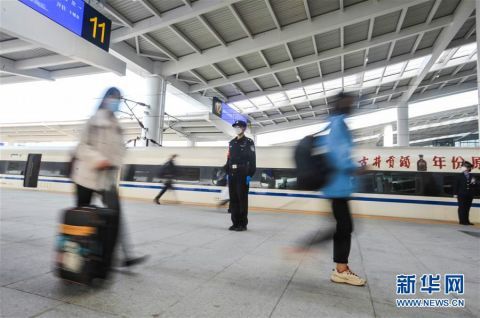  「列车」武汉“解封”后汉口开往十堰的首趟列车经停襄阳