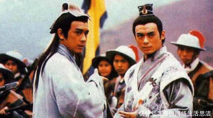 『慕容博』金庸笔下最蠢的2位高手,不学自家顶尖武学,跑去偷学别派烂武功