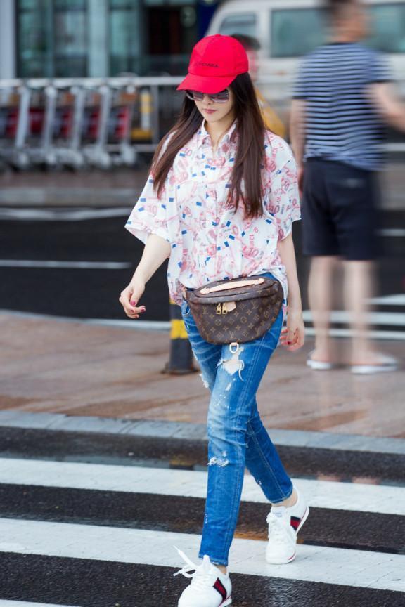 伊能静被赵雅芝“带坏”了，7000块的奶奶衣还能穿成18岁