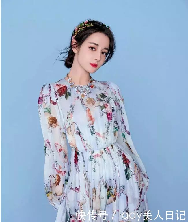范冰冰刘涛穿长裙贵妇范，迪丽热巴穿裙子依旧少女模样，爱死了