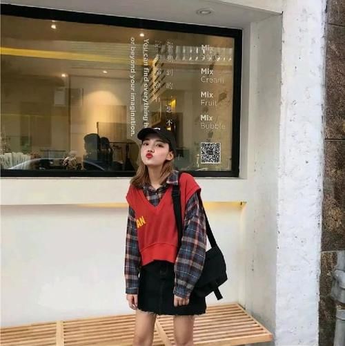 「衬衫叠穿」衬衫升级了!这么叠穿,好看又高级!